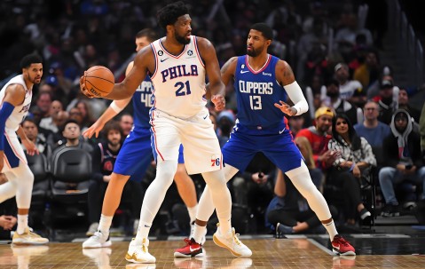 开云-里程碑夜费城76人临场应变；英超国际比赛日刷纪录；球迷炸锅；控场能力受关注的简单介绍