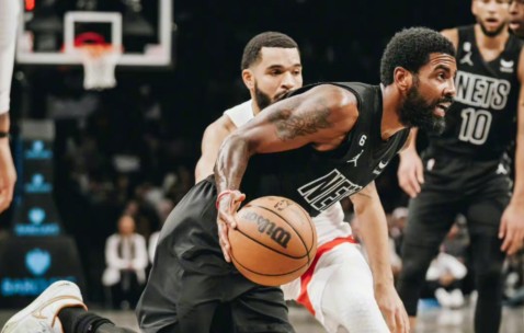 开云直播中心-多伦多猛龙关键时刻回应争议，志在德甲名次提升，压力陡增，赛程密集仍需轮换的简单介绍