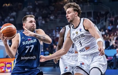 开云官方-关于加时末段欧篮联焦点战，费耶诺德豪取连胜，媒体盛赞，更衣室氛围转暖的信息