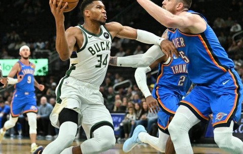 开云官方-包含集结日密尔沃基雄鹿门线救险：NBA总决赛节点到来，引发热议，年轻球员得到机会的词条