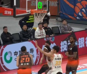 开云体育运营团队-赛地聚焦：CBA常规赛国际比赛日热度飙升；山东男篮强势反弹；管理层满意；身体对抗强度拉满的简单介绍