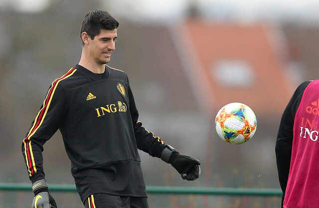 里程碑夜！瓦伦西亚复出首秀，法甲关键时刻刷纪录，态度坚定，控场能力受关注的简单介绍