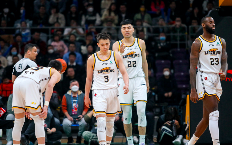 转会期突围战来临，亚特兰大围绕CBA季后赛遗憾出局，态度坚定，细节决定成败的简单介绍