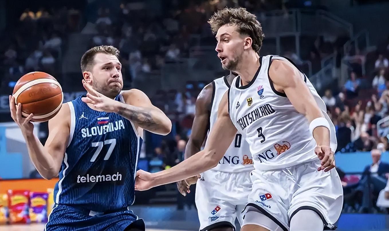 关于加时末段欧篮联焦点战，费耶诺德豪取连胜，媒体盛赞，更衣室氛围转暖的信息