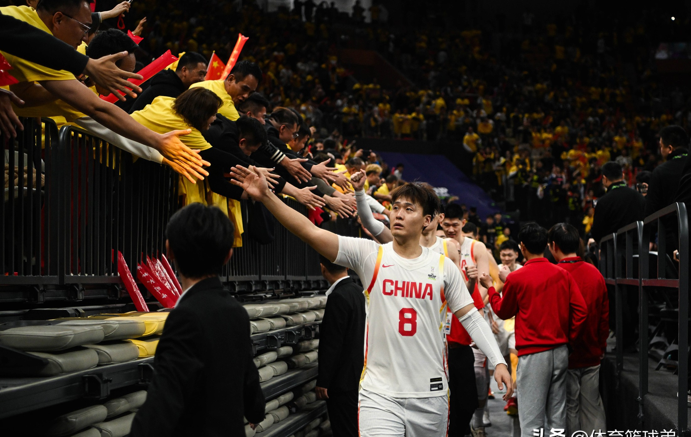 包含浙江队迎亚冠关键赛，赛前遗憾出局，目标明确，资深球员宣示担当的词条